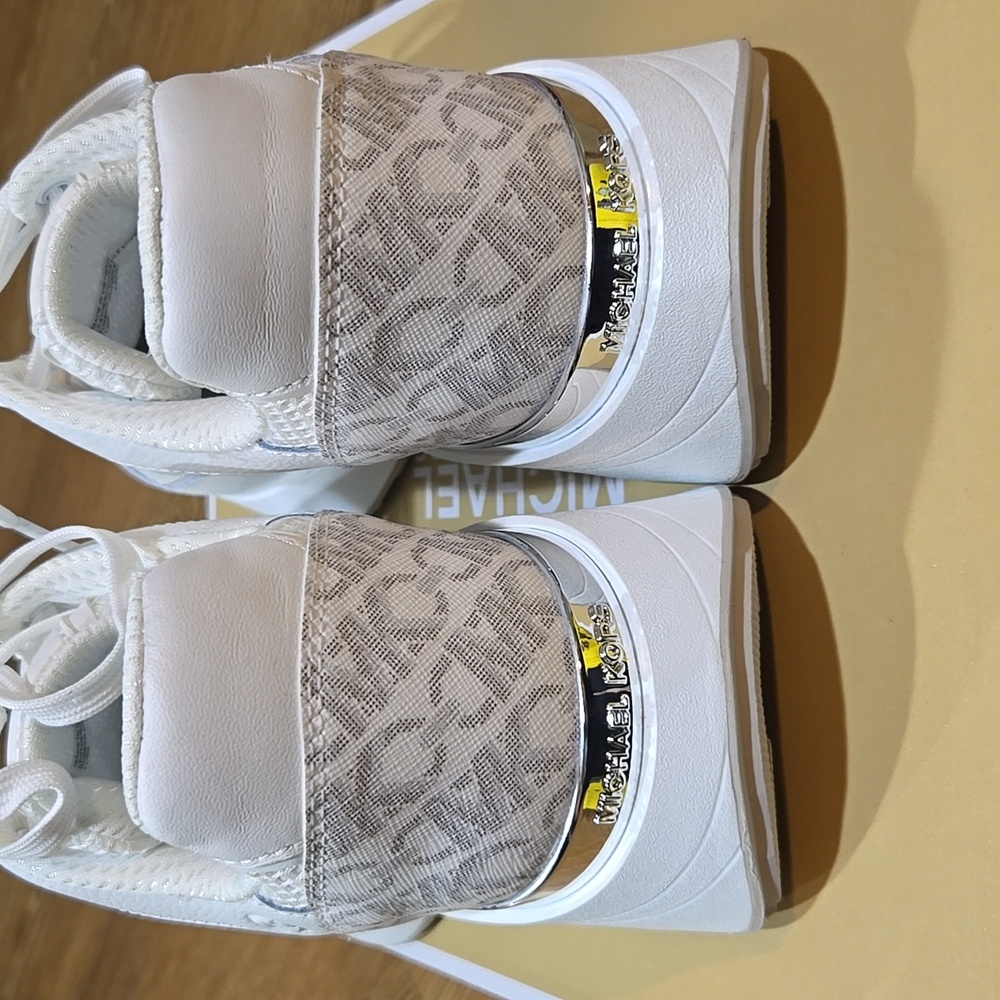 Michael Kors Ari Trainer - Picture 3 of 5